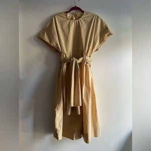 Trademark Runway fortunie belted dress sz L